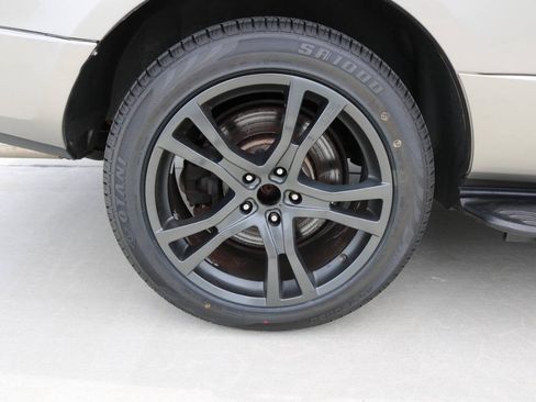 Used 2010 Land Rover Range Rover Supercharged AWD/4WD image 26