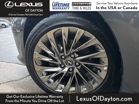 Certified 2025 Lexus ES 300h w/ Luxury Package image 11
