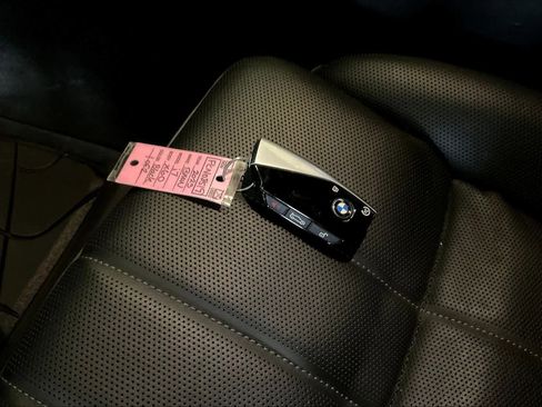 Used 2023 BMW i7 xDrive60 w/ Executive Package 2 image 13