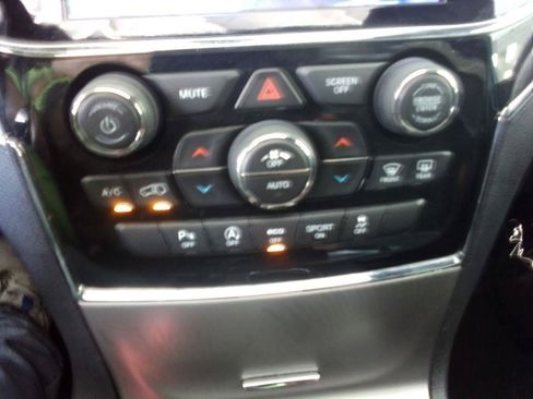 Used 2020 Jeep Grand Cherokee Limited w/ Luxury Group II RWD image 13