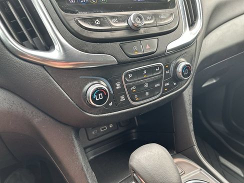 Used 2022 Chevrolet Equinox LT AWD/4WD image 29
