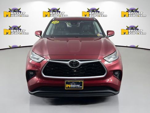 Used 2020 Toyota Highlander XLE image 2