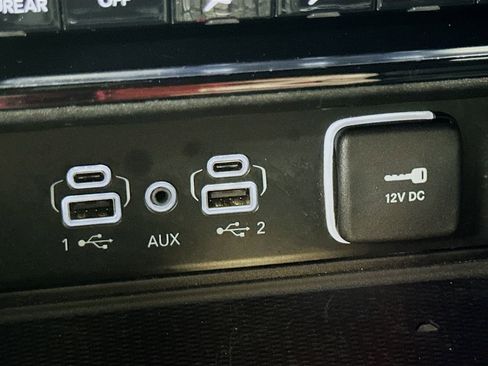 Used 2023 Jeep Grand Cherokee Altitude image 30