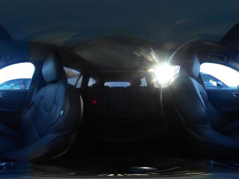 Used 2025 Volvo V60 B5 Cross Country Plus image 43