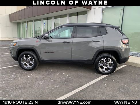 Used 2022 Jeep Compass Trailhawk w/ Trailhawk Elite Group image 2