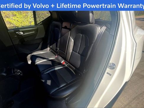 Certified 2025 Volvo XC40 B5 Core image 33
