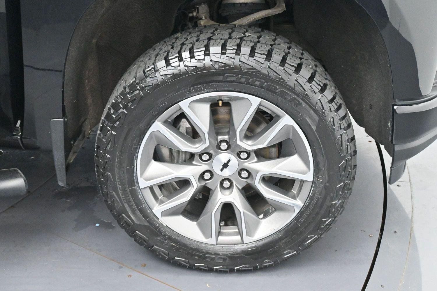 Used 2022 Chevrolet Silverado 1500 RST AWD/4WD image 33