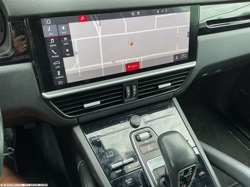 Used 2019 Porsche Cayenne AWD/4WD image 13