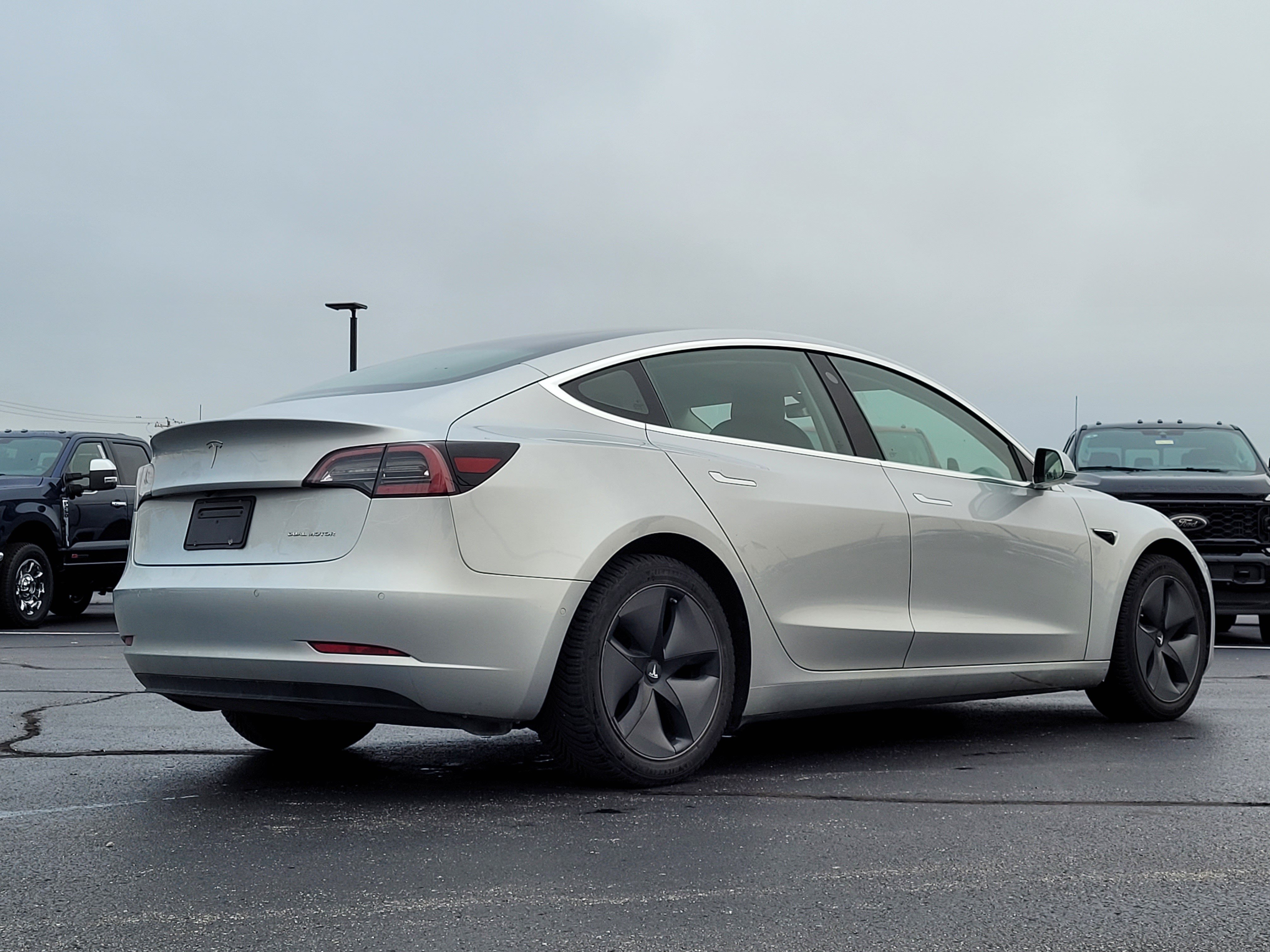 Used 2018 Tesla Model 3 Long Range AWD/4WD image 4