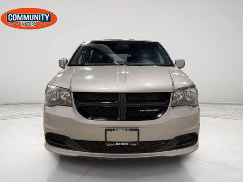 Used 2016 Dodge Grand Caravan SE FWD image 12
