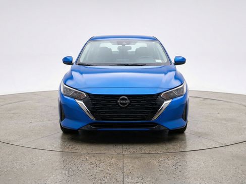 Used 2025 Nissan Sentra SV image 2