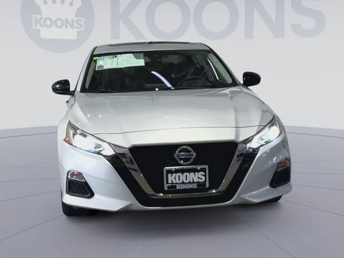 Used 2020 Nissan Altima 2.5 SR w/ Premium Package FWD image 4