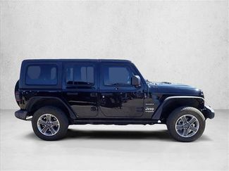 Used 2021 Jeep Wrangler Unlimited Sahara AWD/4WD video 4
