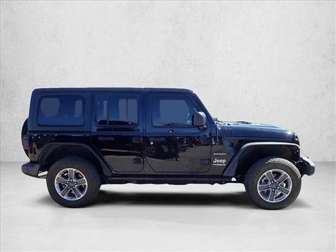 Used 2021 Jeep Wrangler Unlimited Sahara AWD/4WD image 4