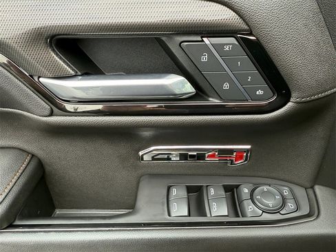 Used 2022 GMC Sierra 1500 AT4 w/ AT4 Premium Package image 11