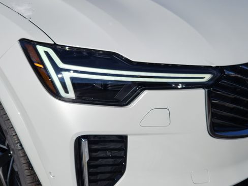 New 2026 Volvo XC90 T8 Ultra w/ Protection Package Premier image 5