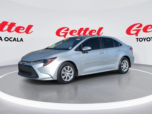 Used 2021 Toyota Corolla LE image 1