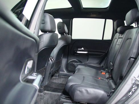 Used 2023 Mercedes-Benz GLB 250 4MATIC image 29