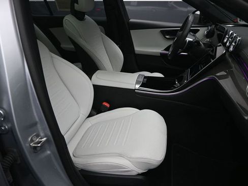 Used 2025 Mercedes-Benz C 300 Sedan image 29