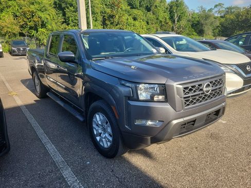 Used 2022 Nissan Frontier SV w/ Technology Package RWD image 2