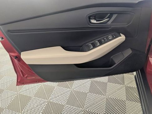 Used 2023 Honda Accord EX image 10