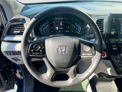 Used 2023 Honda Odyssey Touring image 11