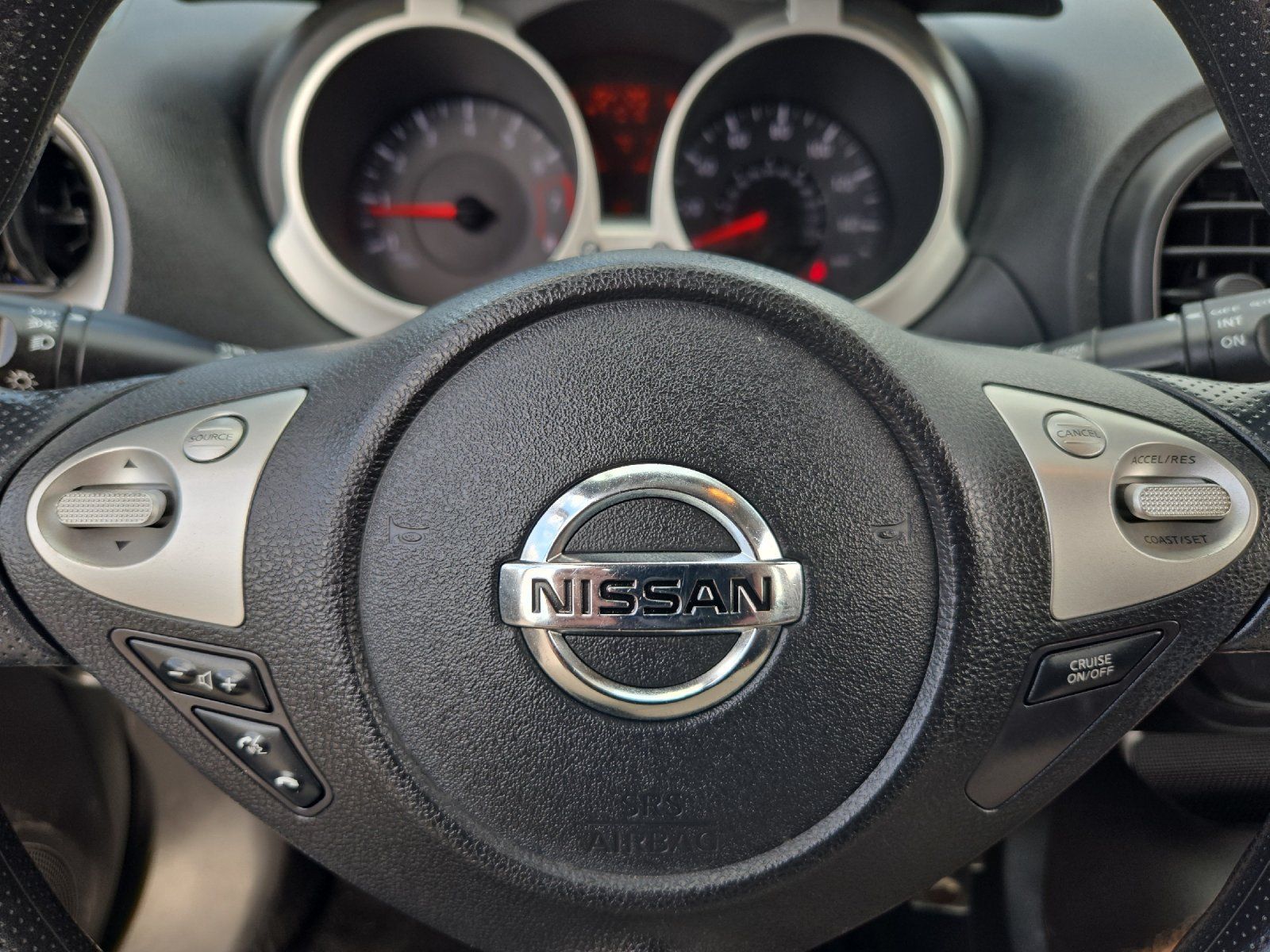 Used 2014 Nissan Juke S FWD image 20