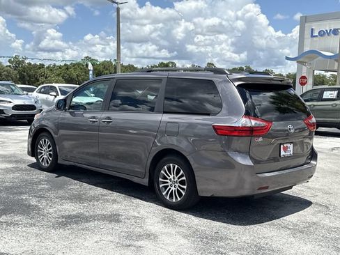 Used 2020 Toyota Sienna XLE FWD image 10