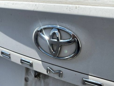 Used 2019 Toyota Camry LE FWD image 29