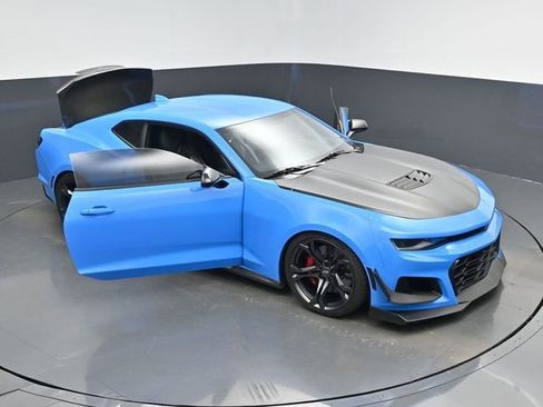 Used 2022 Chevrolet Camaro SS image 11