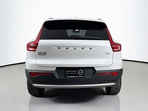 Certified 2023 Volvo XC40 B4 Core w/ Climate Package FWD image 7