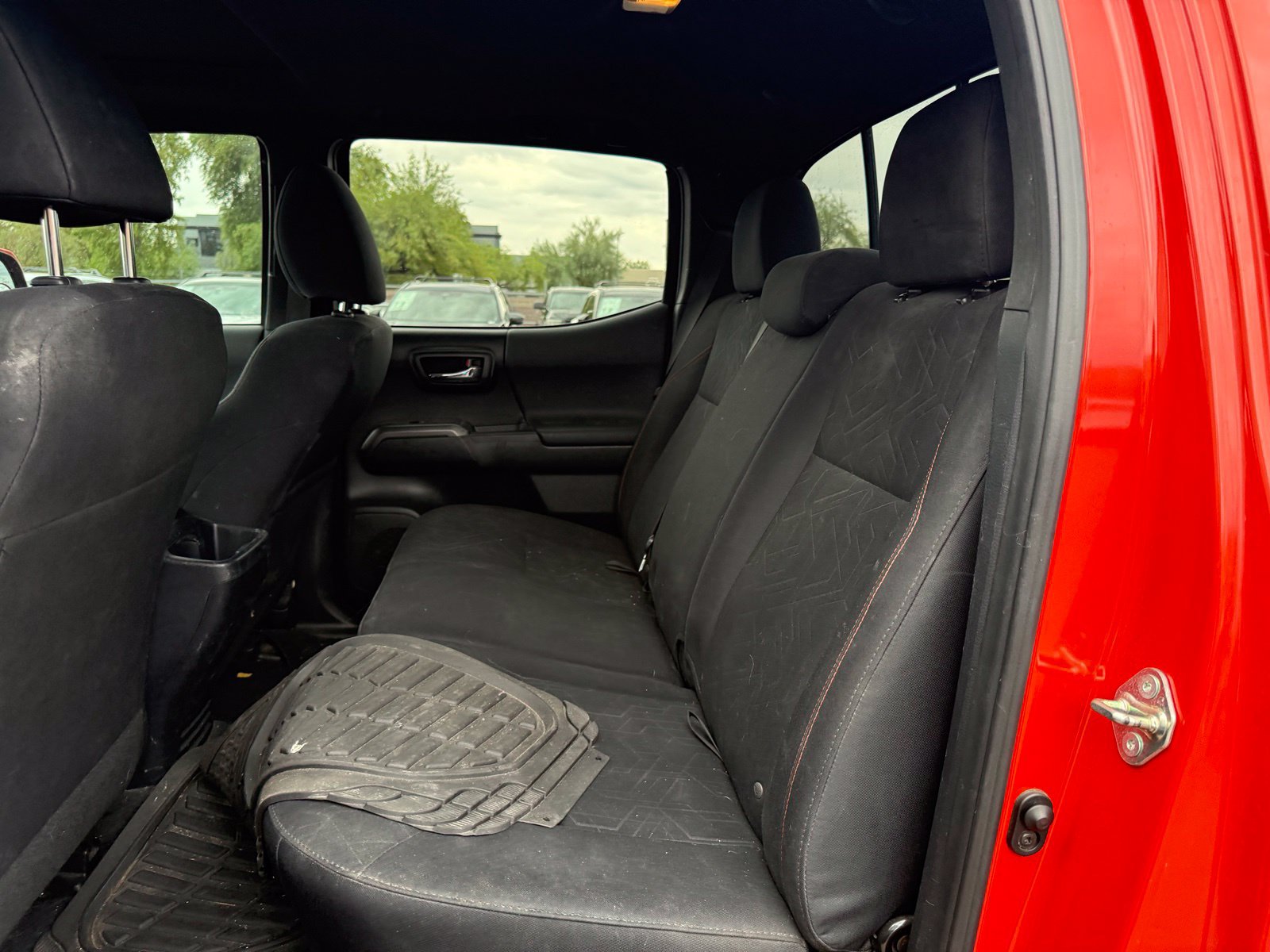 Used 2017 Toyota Tacoma TRD Off-Road AWD/4WD image 10