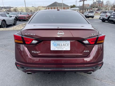 Used 2024 Nissan Altima 2.5 SV w/ SV Premium Package image 5