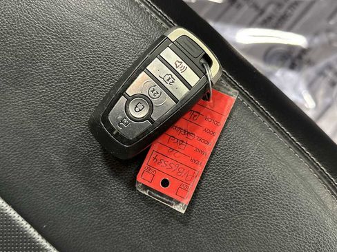 Used 2020 Ford Explorer Limited image 32