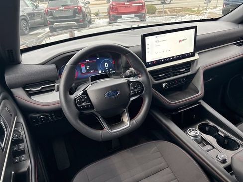 Used 2025 Ford Explorer ST-Line image 28