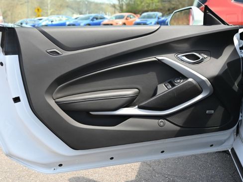 Used 2022 Chevrolet Camaro LT w/ Technology Package RWD image 17