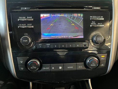 Used 2013 Nissan Altima 3.5 SV image 20