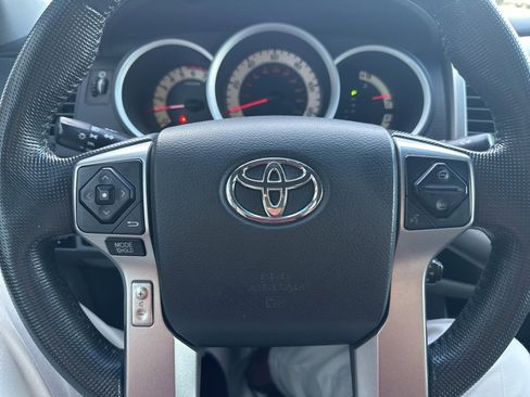 Used 2014 Toyota Tacoma PreRunner image 12