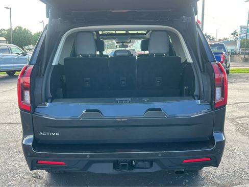 Used 2025 Ford Expedition Active AWD/4WD image 7