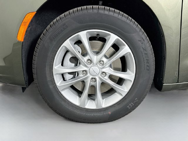 New 2027 Chrysler Pacifica Select AWD/4WD image 32