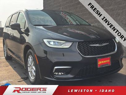 Certified 2023 Chrysler Pacifica Touring-L