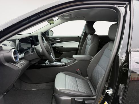 New 2026 Chevrolet Trax LT w/ Driver Confidence Package image 10