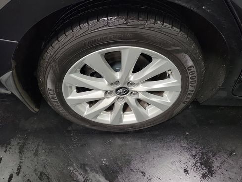 Used 2019 Toyota Camry LE FWD image 11