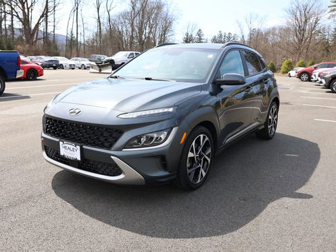 Used 2023 Hyundai Kona Limited image 3