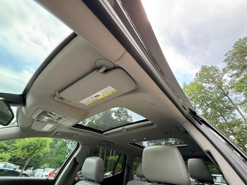 Used 2019 GMC Acadia SLT AWD/4WD image 63