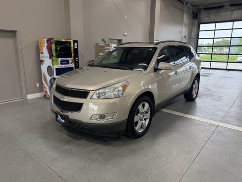 Used 2012 Chevrolet Traverse LT w/ All-Star Edition AWD/4WD image 2