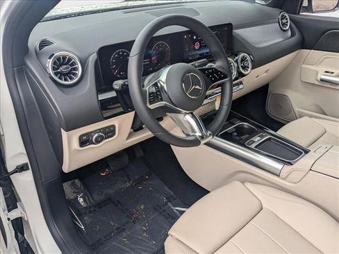 New 2025 Mercedes-Benz GLA 250 image 3