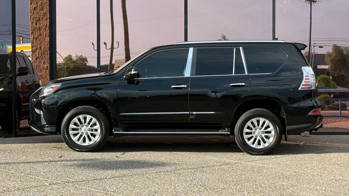 Used 2014 Lexus GX 460 w/ Premium Package AWD/4WD image 4
