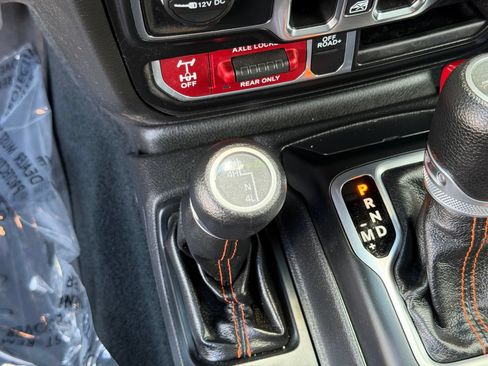Used 2022 Jeep Gladiator Mojave w/ Cold Weather Group AWD/4WD image 25