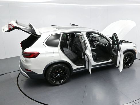 Used 2019 BMW X5 xDrive40i w/ Premium Package 2 AWD/4WD image 39
